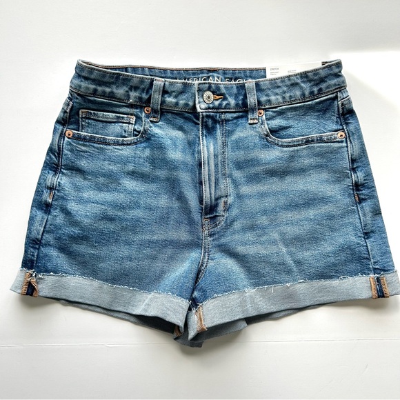 American Eagle Outfitters Pants - 🍒NWT Women’s American Eagle Super High Rise Mom Short. Size: 8/29W